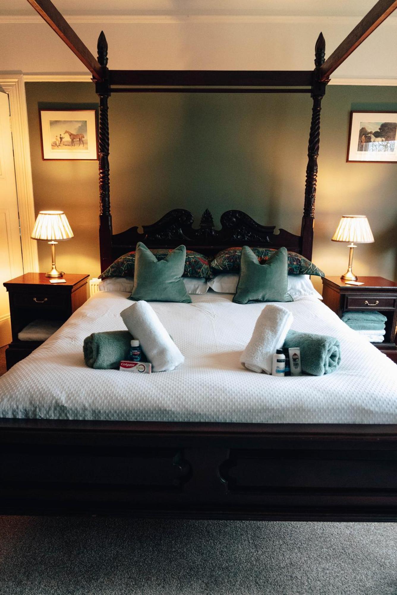 Luxury Accommodation In County Antrim With Riverside Hot Tub Kells Buitenkant foto
