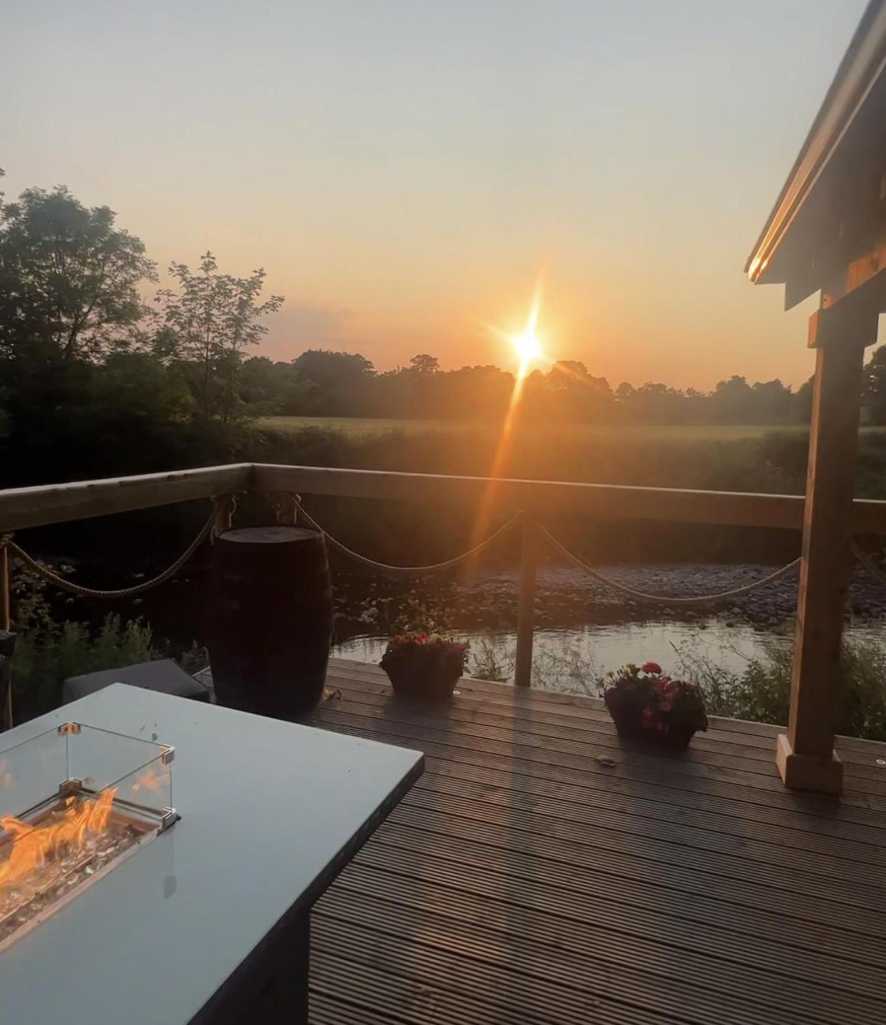 Luxury Accommodation In County Antrim With Riverside Hot Tub Kells Buitenkant foto