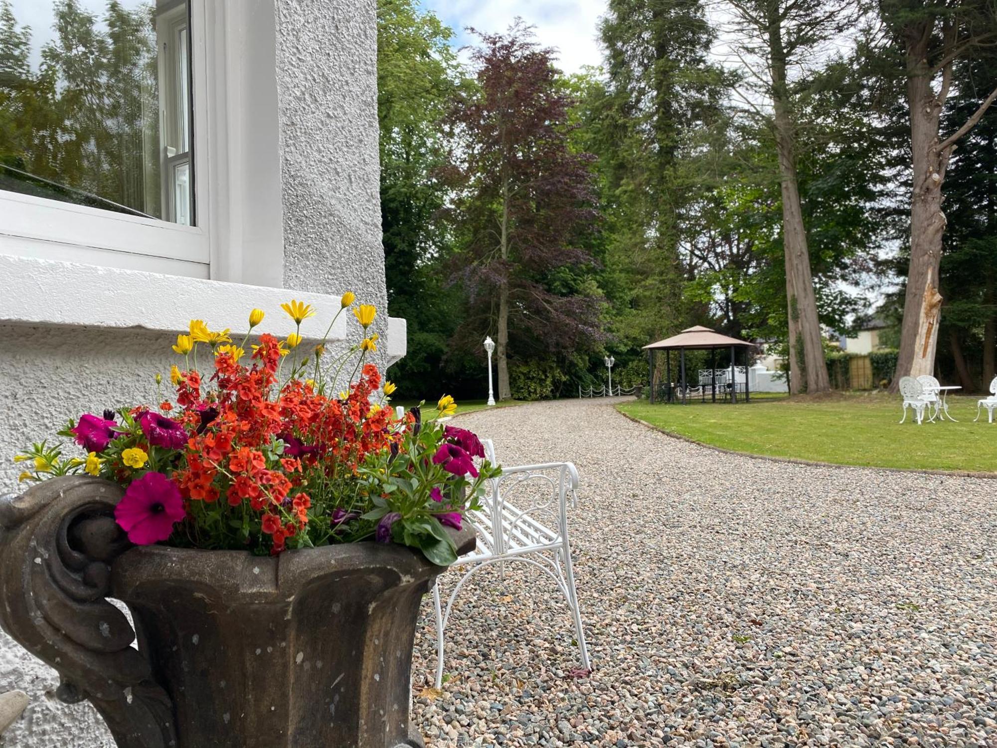Luxury Accommodation In County Antrim With Riverside Hot Tub Kells Buitenkant foto