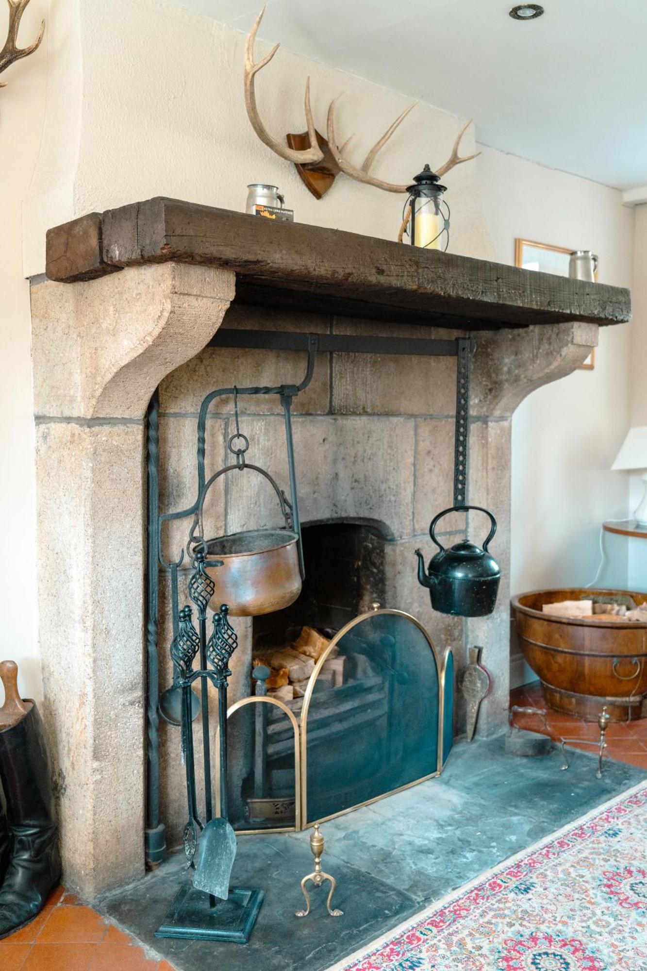 Luxury Accommodation In County Antrim With Riverside Hot Tub Kells Buitenkant foto