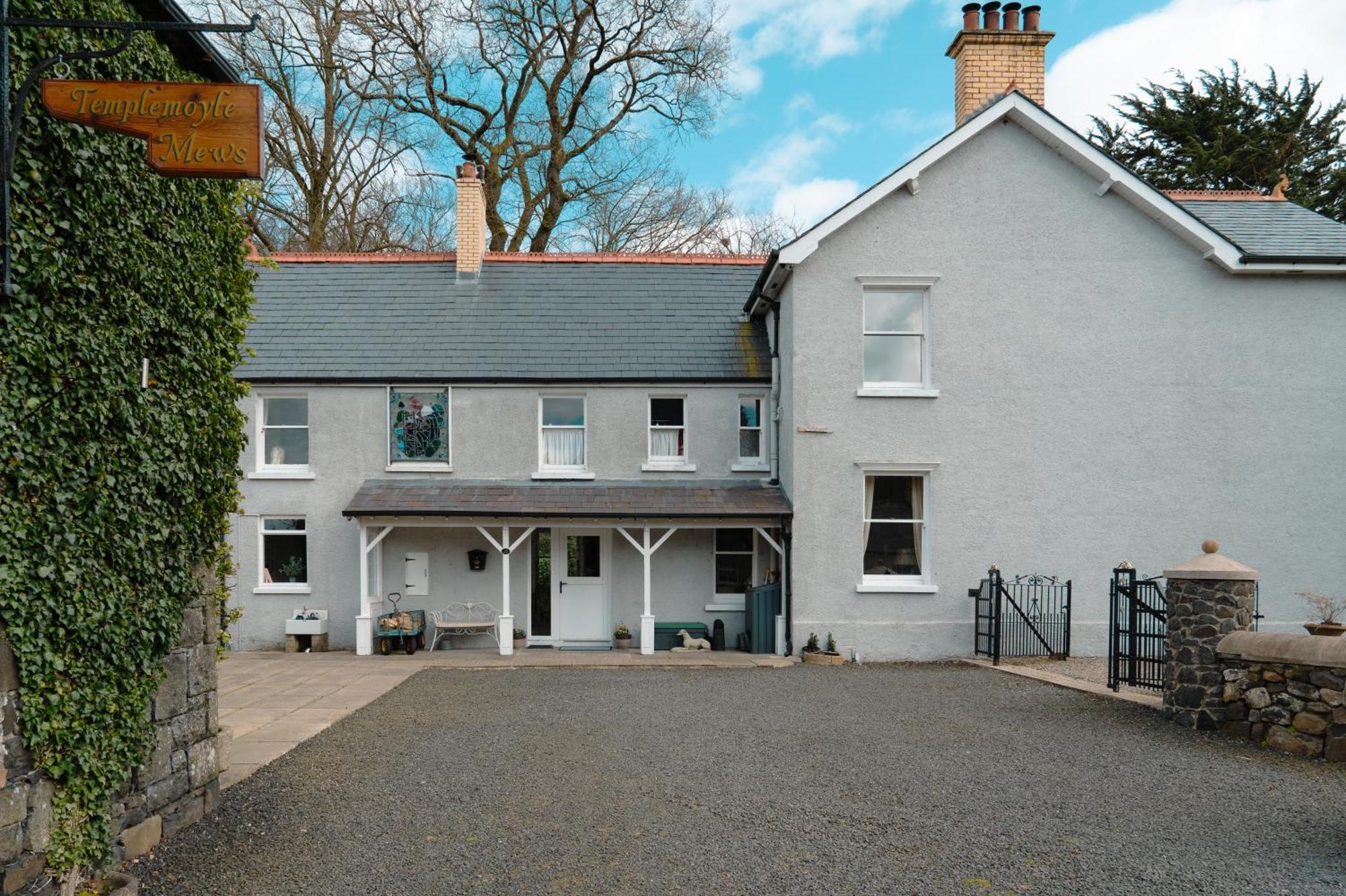 Luxury Accommodation In County Antrim With Riverside Hot Tub Kells Buitenkant foto